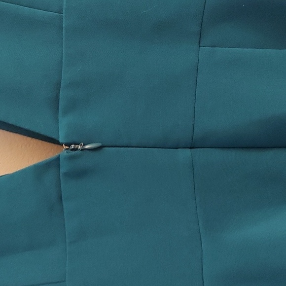 LAUNDRY BY SHELLI SEGAL Sleeveless VNeck Peplum Dress - Picture 8 of 12